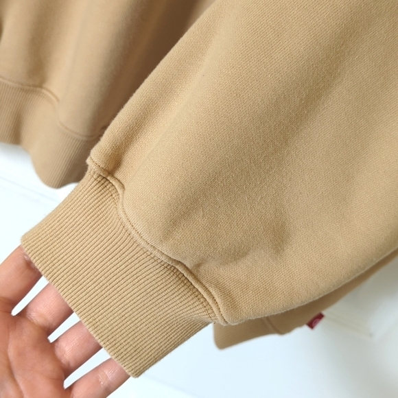 Levi's Red Embroidered Oversized French Terry Pullover Crewneck Sweatshirt Tan M - Picture 9 of 14